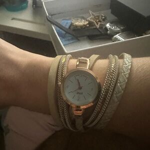 Chic Multi-strap Watch with Rose Gold Accents